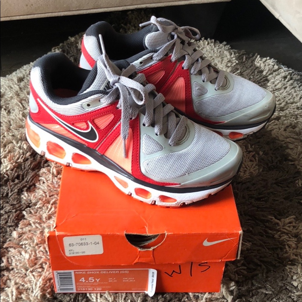Youth Nike Shox Deliver